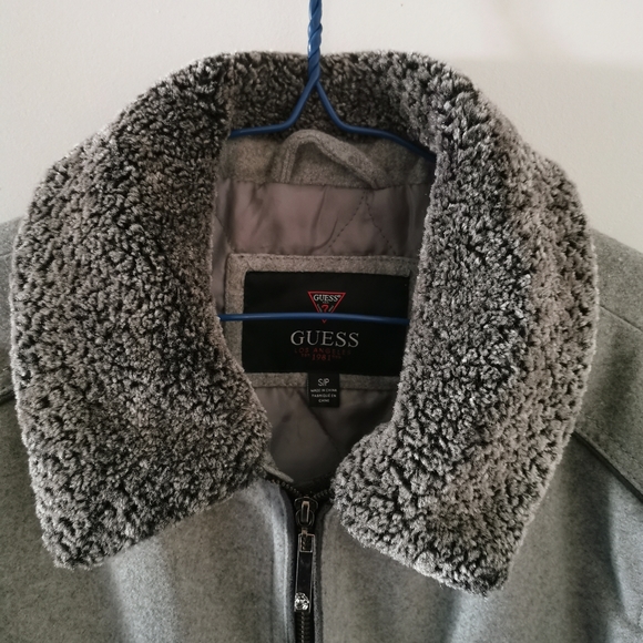 [Price Reduced!!] Guess Winter Jacket - Picture 4 of 5